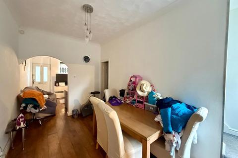 3 bedroom terraced house for sale, Moorland Road, Burslem ST6