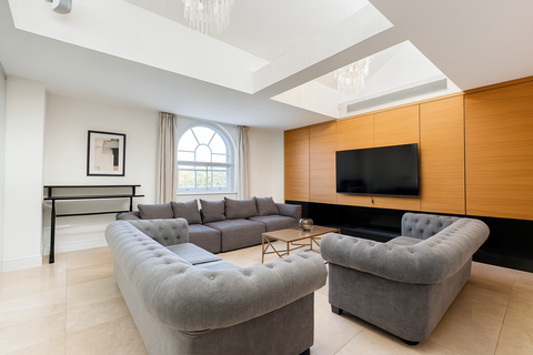 4 bedroom apartment to rent, York Terrace West, London NW1