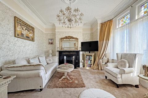 32 The Cliff, Seaton Carew, Hartlepool, TS25 1AU