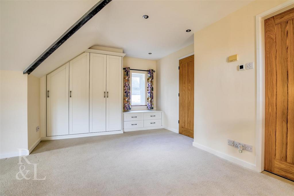 6 Meadow Lane (38).jpg
