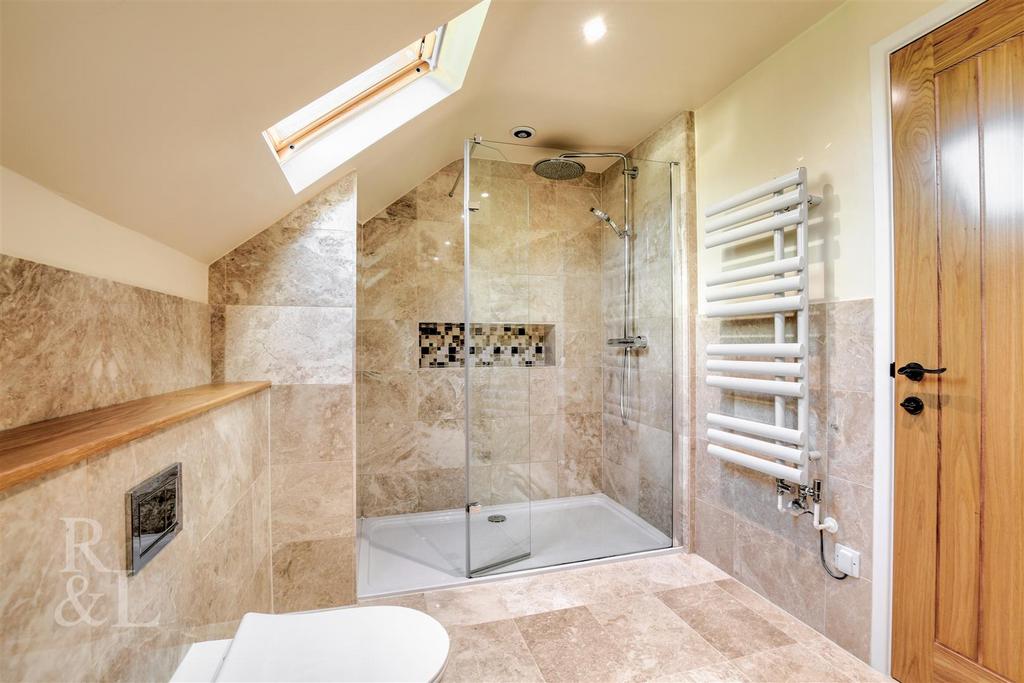 6 Meadow Lane (34).jpg