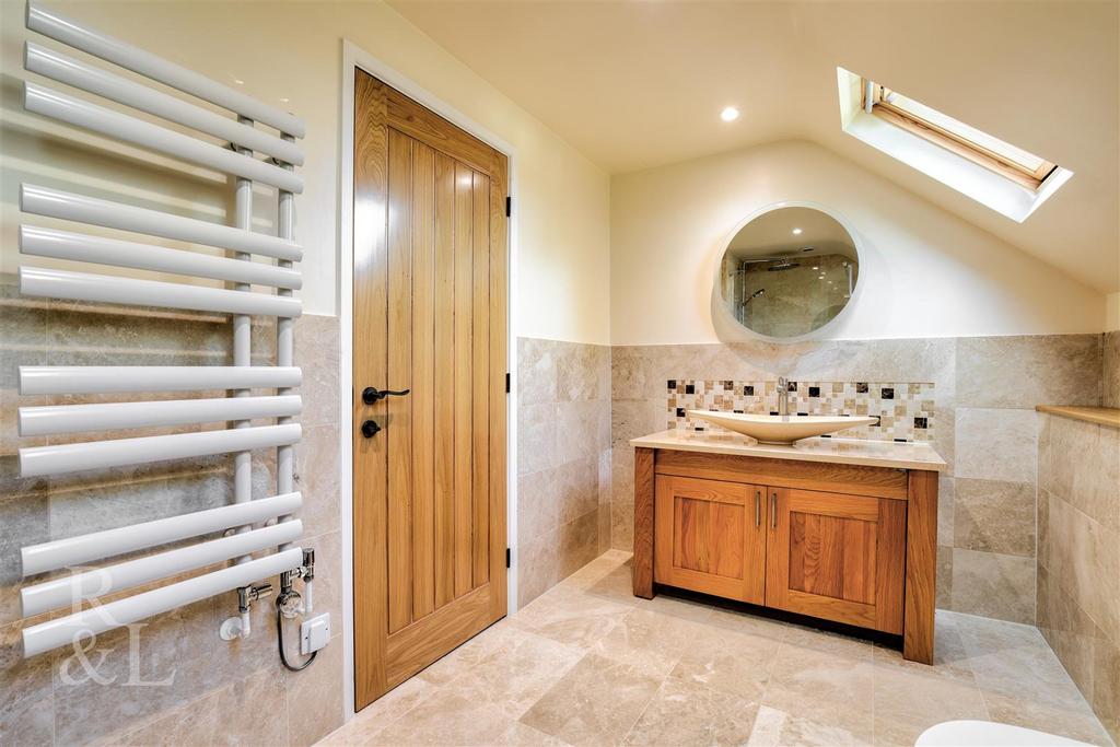 6 Meadow Lane (35).jpg