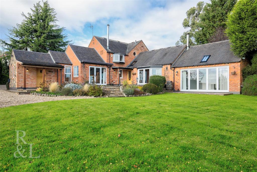 6 Meadow Lane (42).jpg