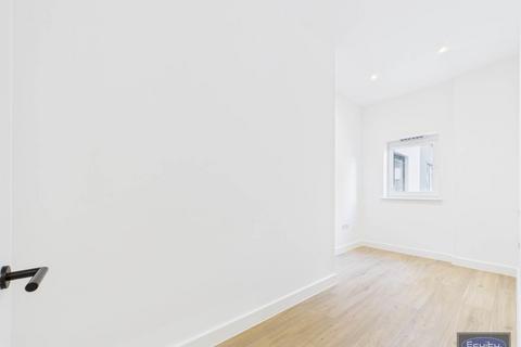 2 bedroom flat to rent, Heather Court, Progressive Close, Sidcup