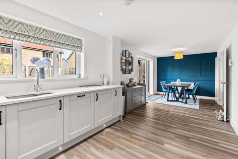 4 bedroom detached house for sale, Mitchell Gardens, Crawley RH10