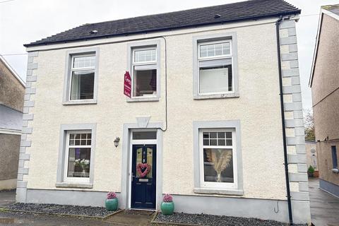 3 bedroom detached house for sale, Heol Wepner, Pontyates, Llanelli