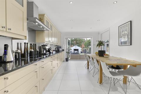 5 bedroom terraced house for sale, Broomhill Road, Woodford Green IG8