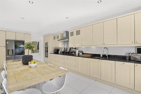 5 bedroom terraced house for sale, Broomhill Road, Woodford Green IG8