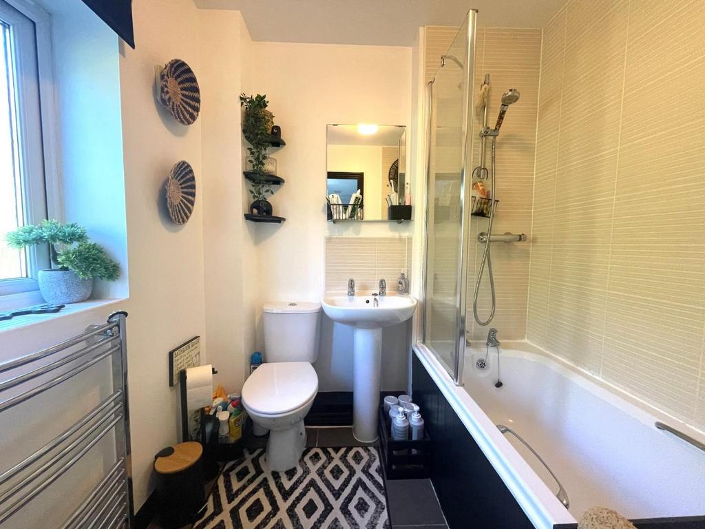 Bathroom.JPG