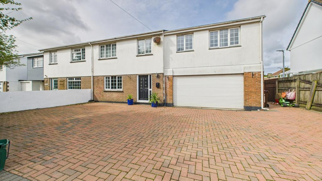 5 Bedroom Semi-Detached House for Sale