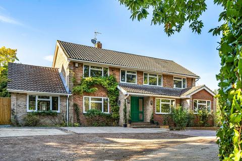 5 bedroom detached house for sale, Kennel Close, Fetcham