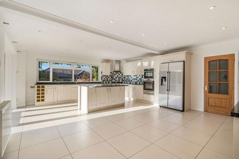 5 bedroom detached house for sale, Kennel Close, Fetcham