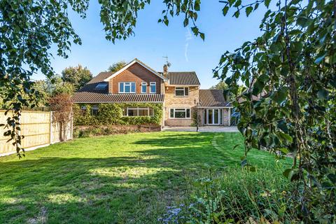 5 bedroom detached house for sale, Kennel Close, Fetcham