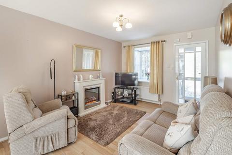 undefined, Kaims Gardens, Livingston EH54