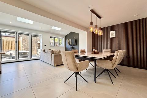 undefined, Edale Grove, Bradford BD13