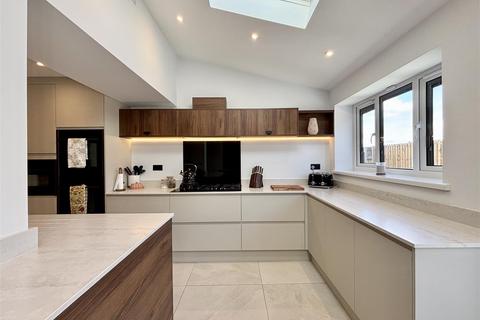 undefined, Edale Grove, Bradford BD13