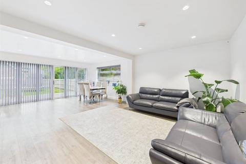 undefined, Thornhill Road, Uxbridge UB10