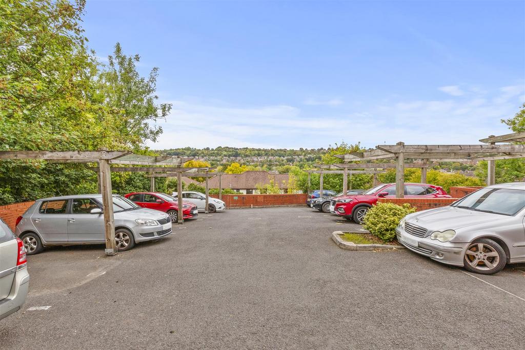 6 Moonstone Court, Dashwood Ave, HP12 3 FG-15.jpg