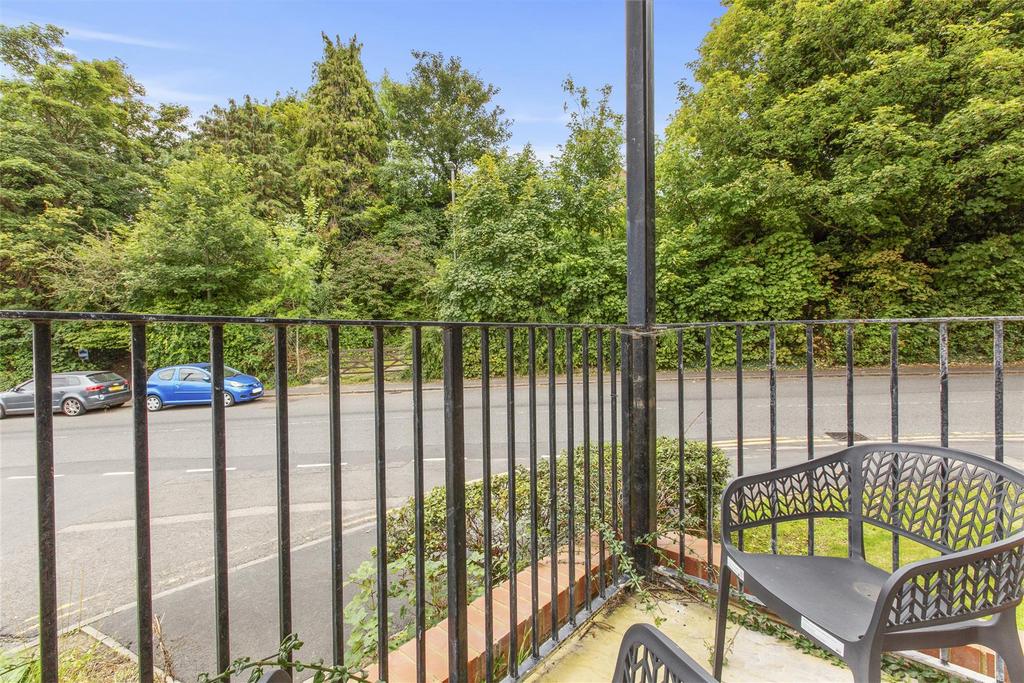 6 Moonstone Court, Dashwood Ave, HP12 3 FG-10.jpg