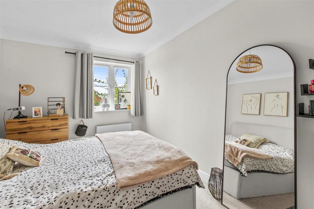 6 Moonstone Court, Dashwood Ave, HP12 3 FG-2.jpg