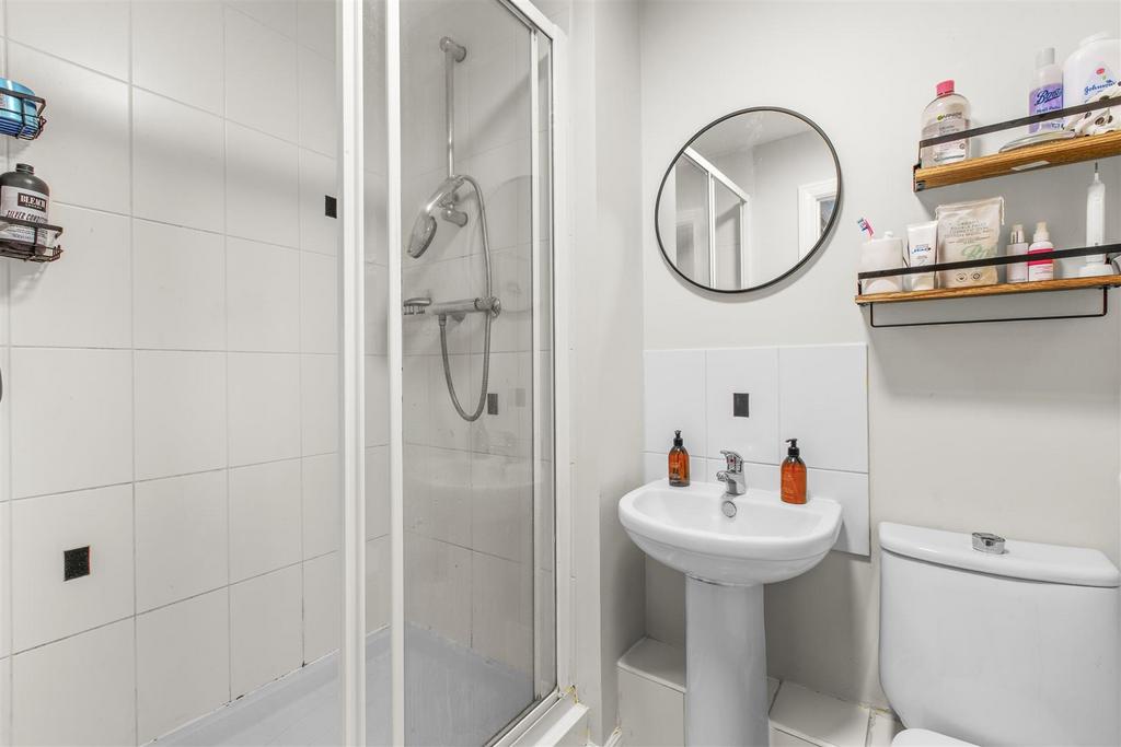 6 Moonstone Court, Dashwood Ave, HP12 3 FG-3.jpg