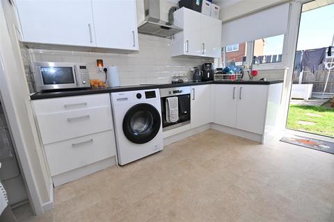 2 bedroom semi-detached bungalow for sale, Adelsburg Road, Canvey Island SS8