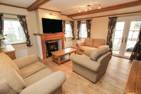 2 bedroom bungalow for sale, Friars Close, Harrietsham