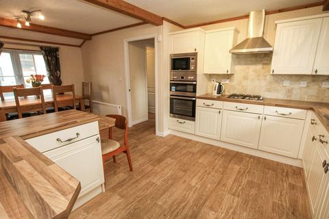 2 bedroom bungalow for sale, Friars Close, Harrietsham