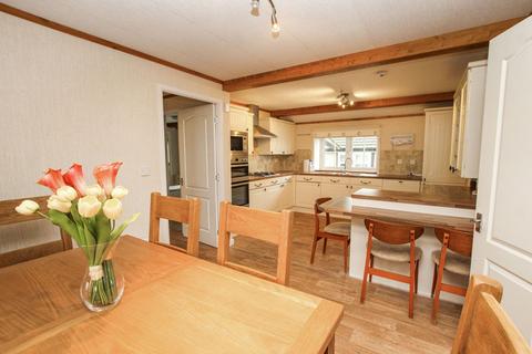 2 bedroom bungalow for sale, Friars Close, Harrietsham