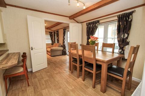 2 bedroom bungalow for sale, Friars Close, Harrietsham