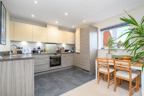 2 bedroom apartment for sale, Scholars Place, Walton-on-Thames, KT12