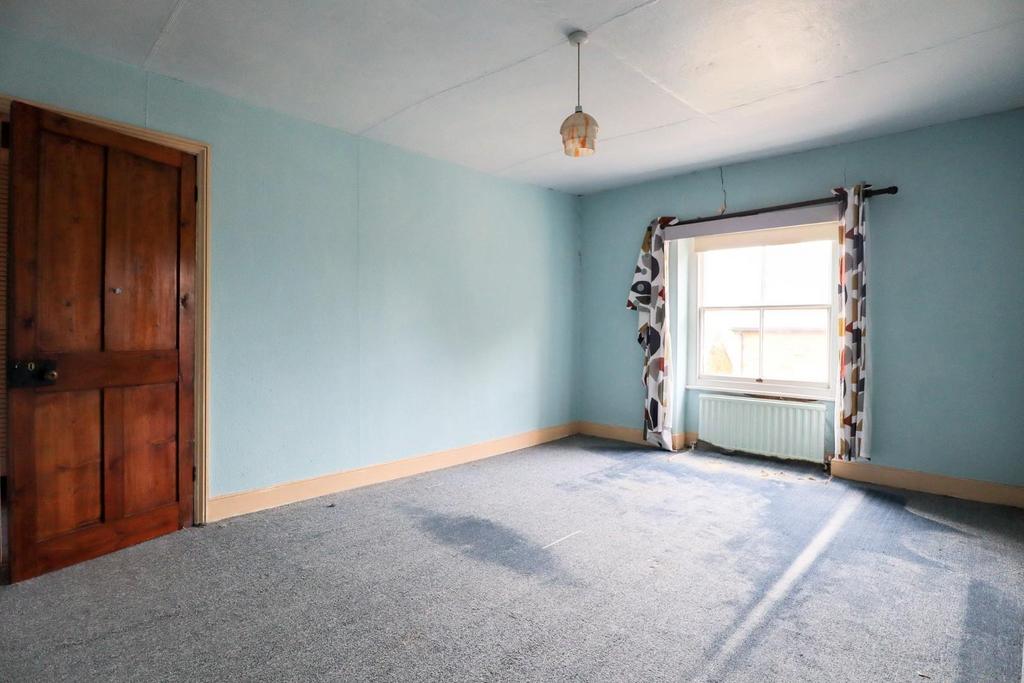 Bedroom 3 (2).jpg