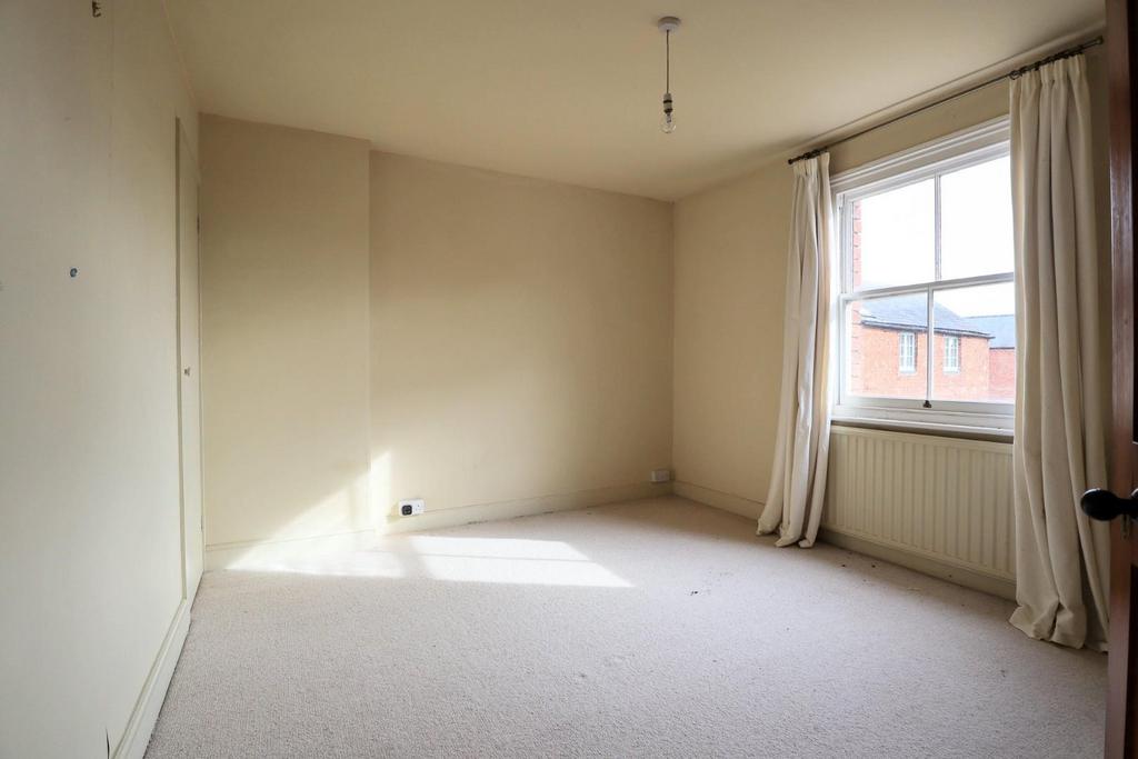 Bedroom 4.jpg