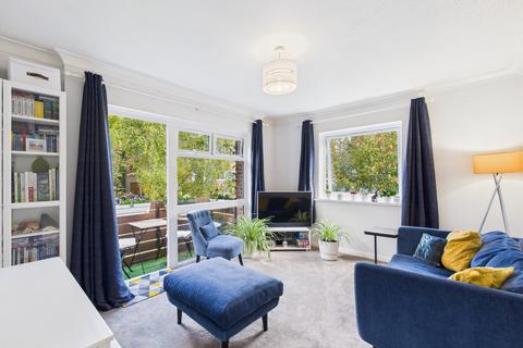 Oakcroft Court Fern Drive, Hemel Hempstead, HP3