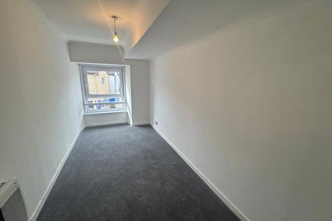 2 bedroom flat to rent, Office Street, Tai Cwm Office Street, CF39