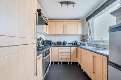 1 bedroom flat for sale, The Water Gardens, Hyde Park Estate, London, W2