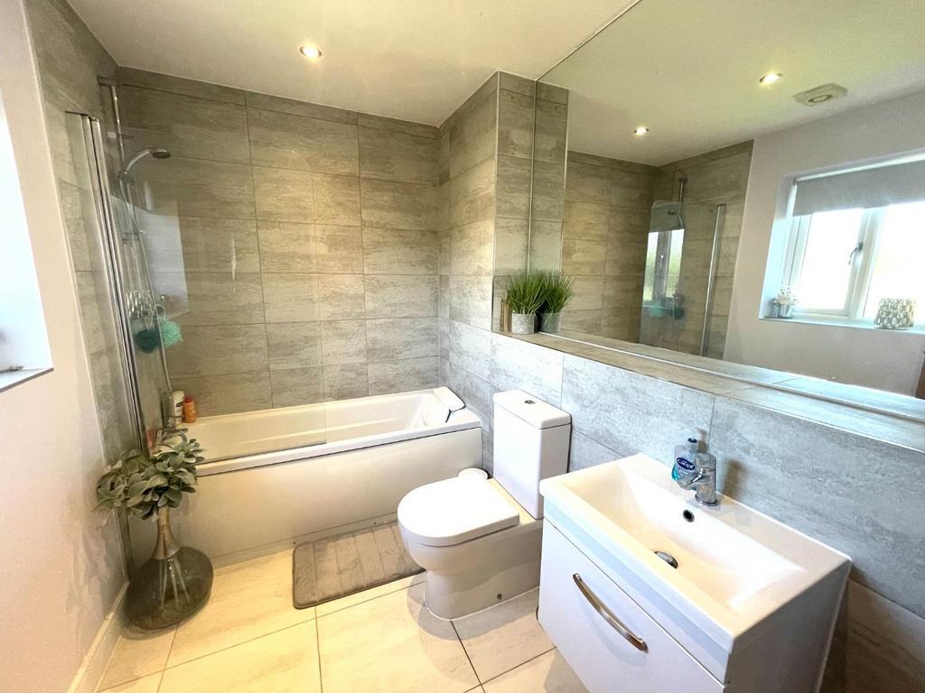 Bathroom.JPG