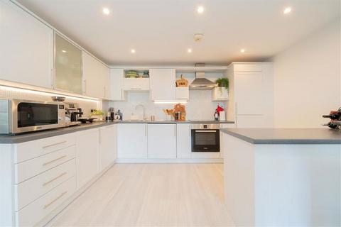 2 bedroom flat for sale, Montaigne Close, London SW1P