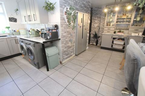 4 bedroom semi-detached house for sale, Lodge Crescent, Dudley DY2