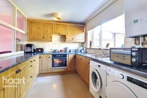 undefined, Theydon Gardens, Rainham, RM13 7UX