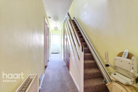undefined, Theydon Gardens, Rainham, RM13 7UX