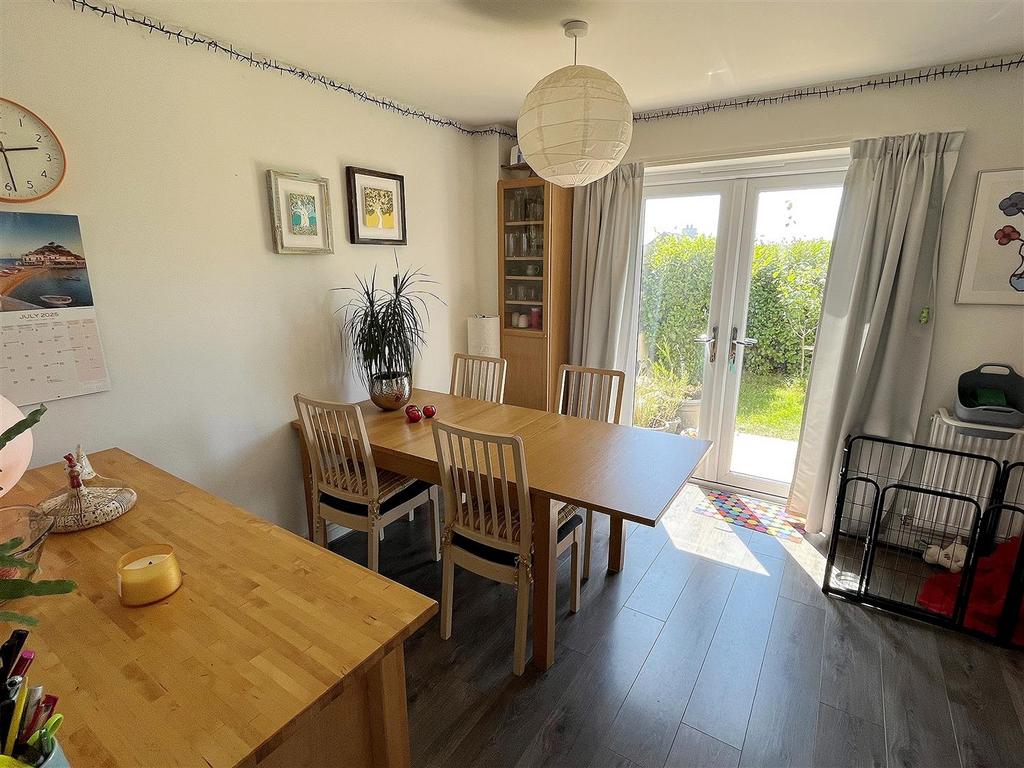 Dining Area.jpg