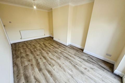 3 bedroom semi-detached house to rent, Birchgate, Staffordshire ST2