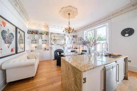 12 Pembroke Vale, Bristol, BS8 3DN