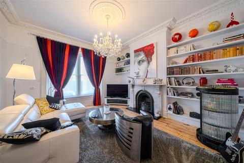 12 Pembroke Vale, Bristol, BS8 3DN