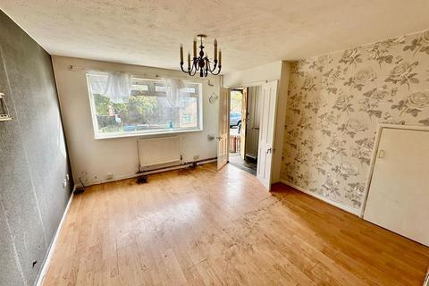 15 Avon Street, Oldham, OL8 1XN