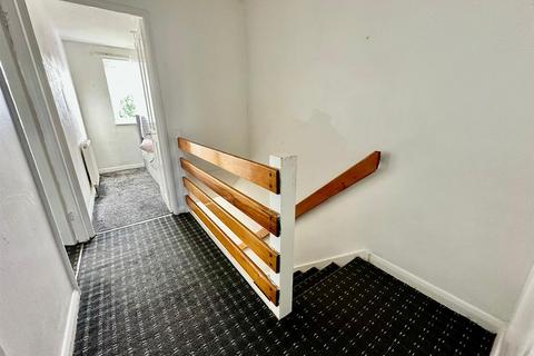 15 Avon Street, Oldham, OL8 1XN