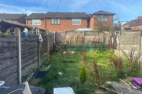 15 Avon Street, Oldham, OL8 1XN