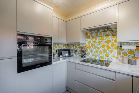 5 Easthouses Place, Easthouses, Dalkeith, EH22 4UB