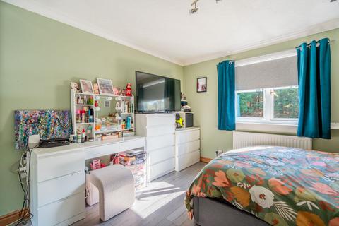 5 Easthouses Place, Easthouses, Dalkeith, EH22 4UB